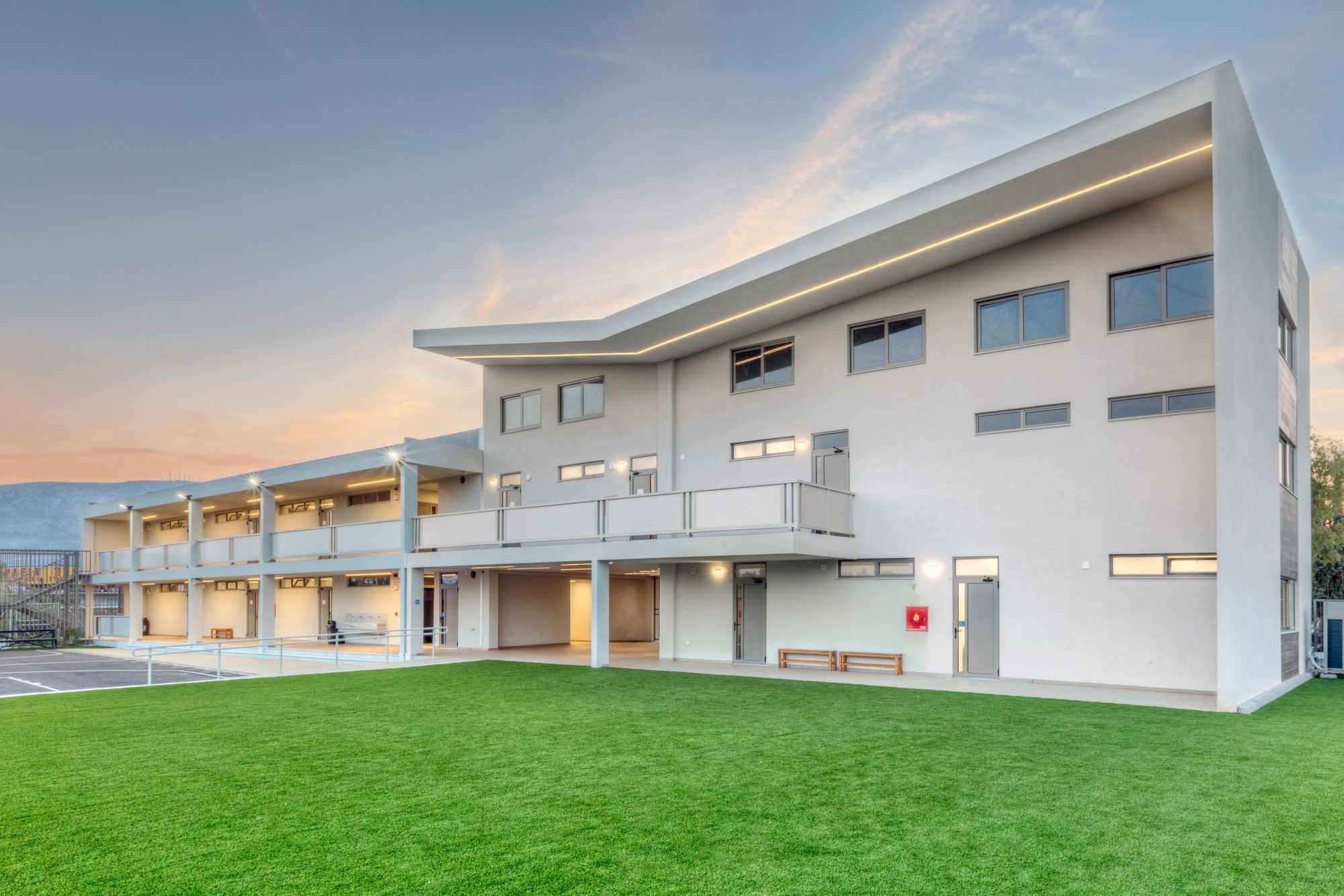 Φωτισμός στο ιδιωτικό σχολείο Παναγιωτόπουλος