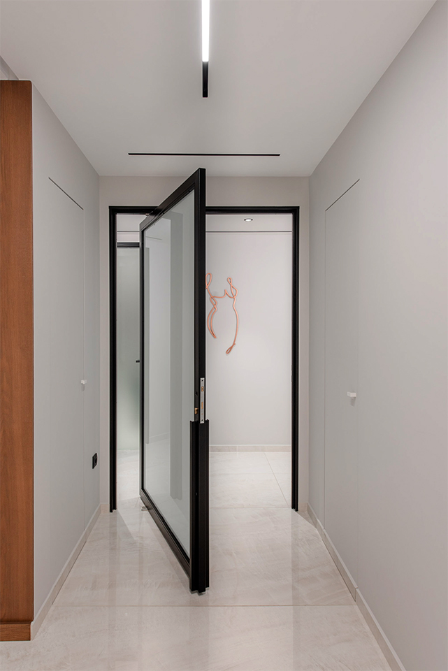 WOMAN’S CLINIC IN ILISIA