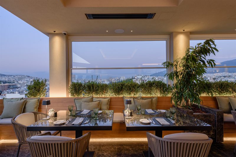 DIVANI CARAVEL HOTEL