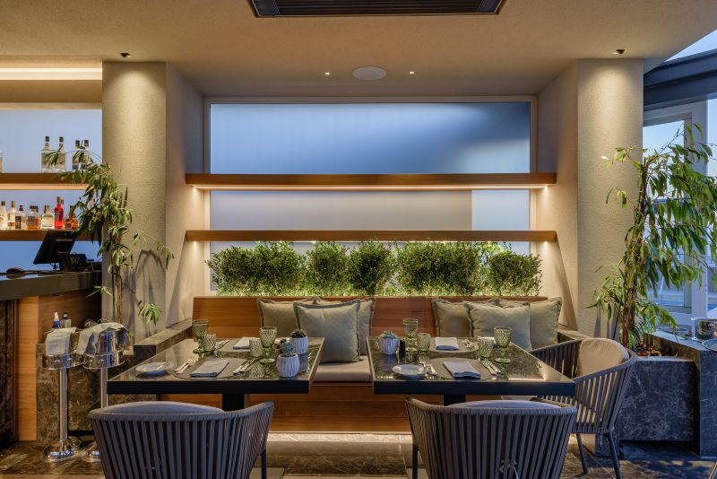 DIVANI CARAVEL HOTEL