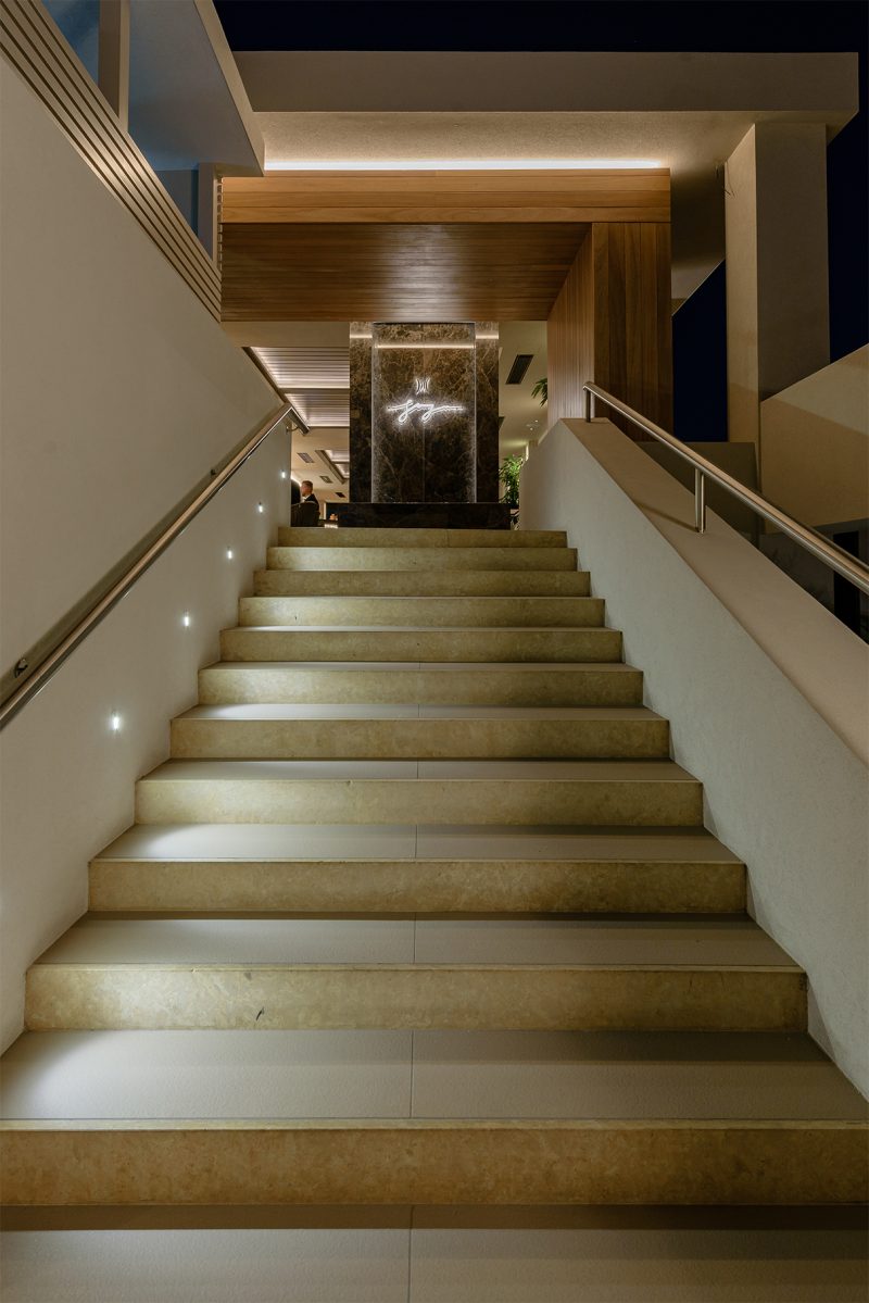 DIVANI CARAVEL HOTEL