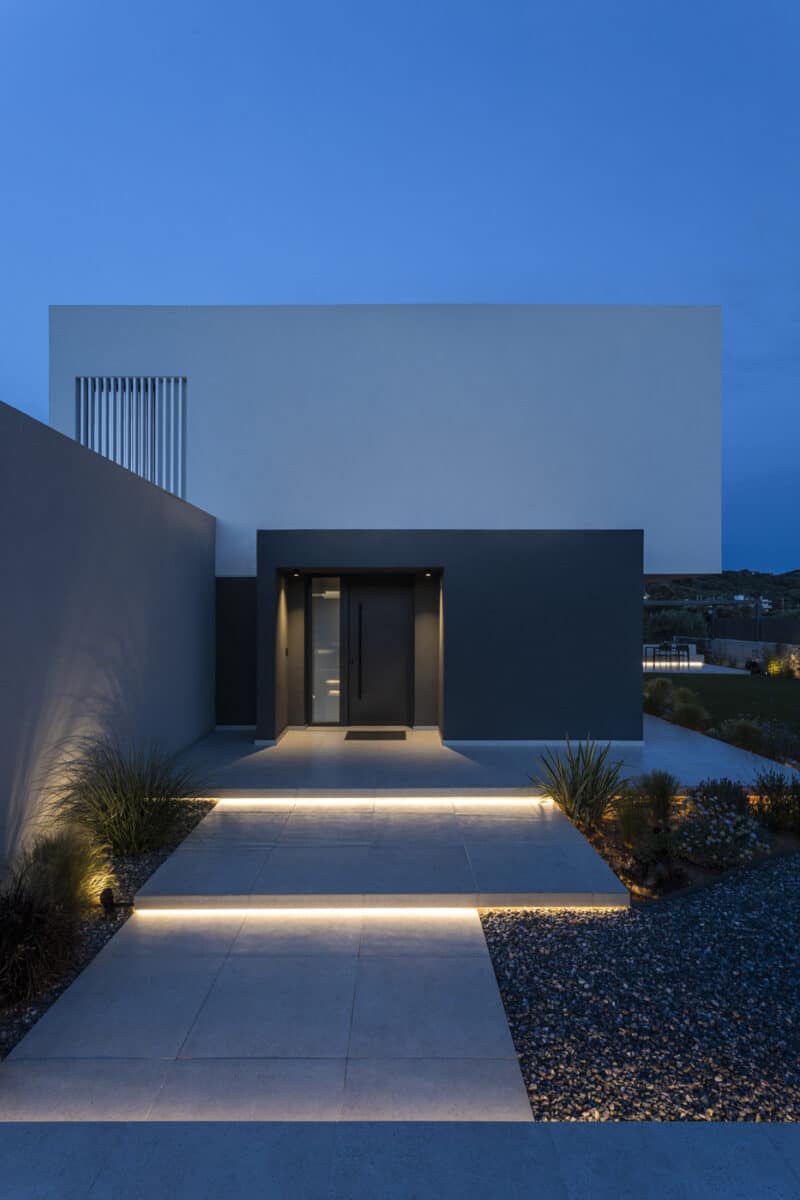 ΚΑΤΟΙΚΙΑ ΣΤΗΝ ΠΑΙΑΝΙΑ