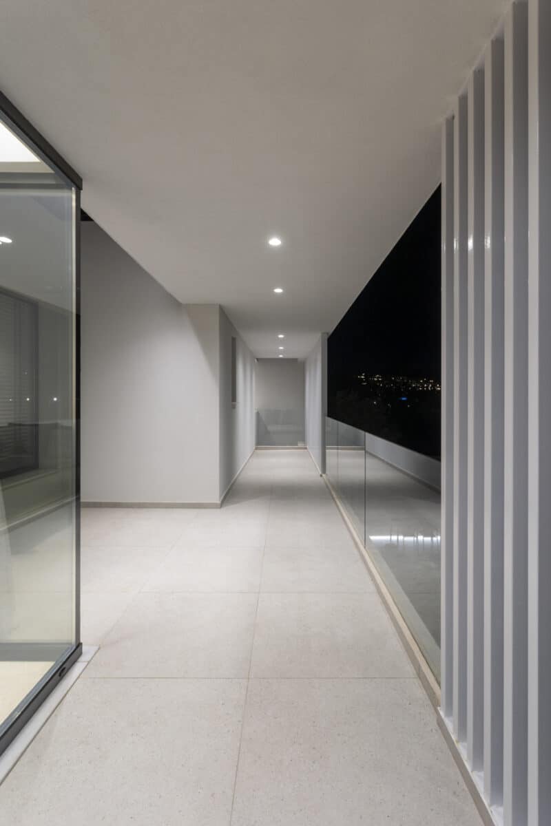 ΚΑΤΟΙΚΙΑ ΣΤΗΝ ΠΑΙΑΝΙΑ